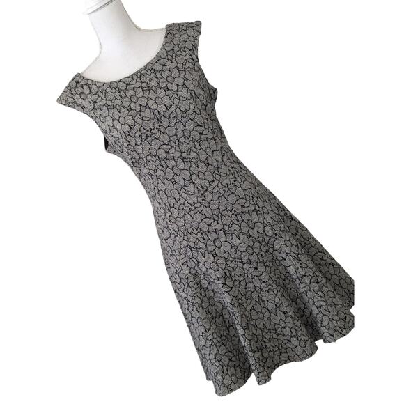 Nanette Lepore Dresses & Skirts - NANETTE LEPORE! FLOWER QUILTED, TEXTURED SWING SKIRTED DRESS, BLACK, CREAM! SZ 6